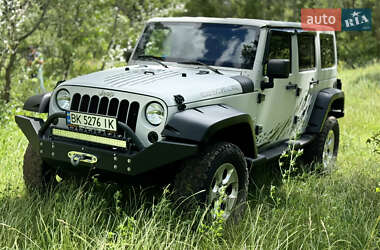 Внедорожник / Кроссовер Jeep Wrangler 2011 в 