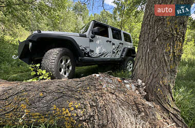 Внедорожник / Кроссовер Jeep Wrangler 2011 в 