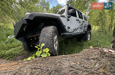 Внедорожник / Кроссовер Jeep Wrangler 2011 в 