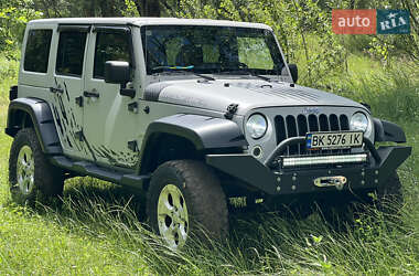 Внедорожник / Кроссовер Jeep Wrangler 2011 в 