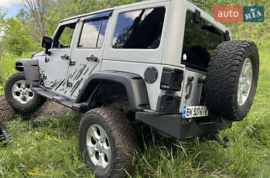 Внедорожник / Кроссовер Jeep Wrangler 2011 в 