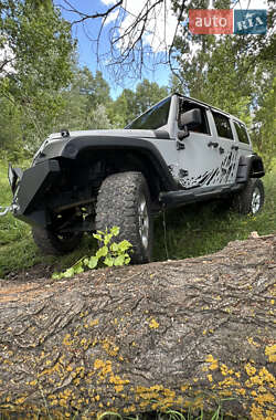 Внедорожник / Кроссовер Jeep Wrangler 2011 в 
