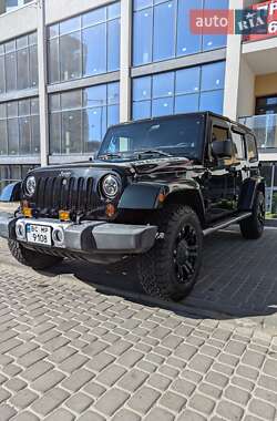 Внедорожник / Кроссовер Jeep Wrangler 2012 в Львове