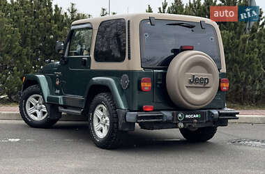 Внедорожник / Кроссовер Jeep Wrangler 2000 в 