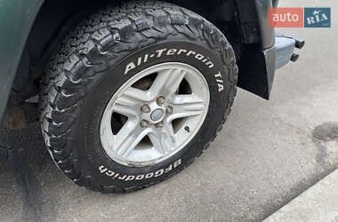 Внедорожник / Кроссовер Jeep Wrangler 2000 в 