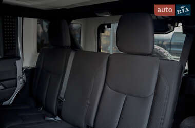 Внедорожник / Кроссовер Jeep Wrangler 2016 в 