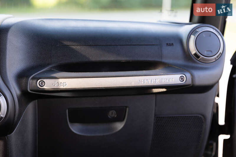 Позашляховик / Кросовер Jeep Wrangler 2017 в Львові