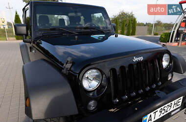 Позашляховик / Кросовер Jeep Wrangler 2017 в 