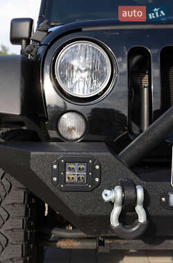 Позашляховик / Кросовер Jeep Wrangler 2017 в 