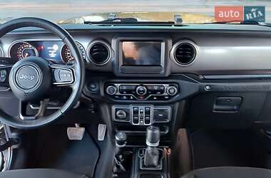 Внедорожник / Кроссовер Jeep Wrangler 2018 в 