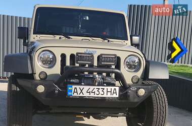Внедорожник / Кроссовер Jeep Wrangler 2017 в 