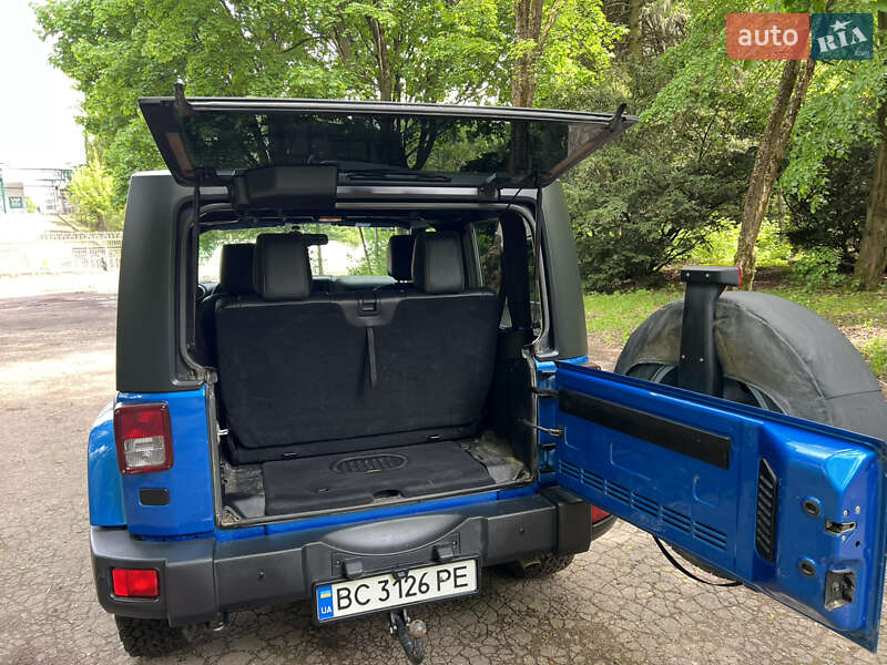 Позашляховик / Кросовер Jeep Wrangler 2015 в Львові