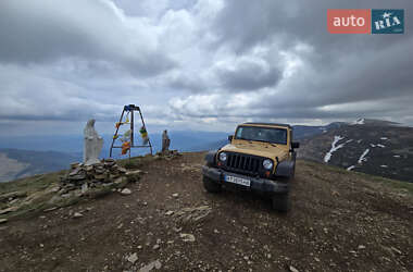 Внедорожник / Кроссовер Jeep Wrangler 2013 в 