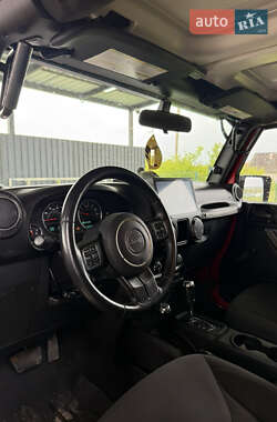 Внедорожник / Кроссовер Jeep Wrangler 2014 в 