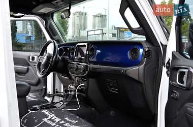 Внедорожник / Кроссовер Jeep Wrangler 2018 в 