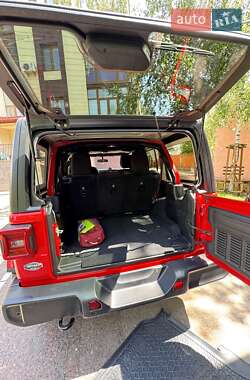 Позашляховик / Кросовер Jeep Wrangler 2018 в 