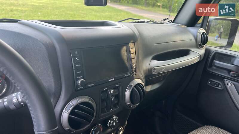 Позашляховик / Кросовер Jeep Wrangler 2016 в Дніпрі