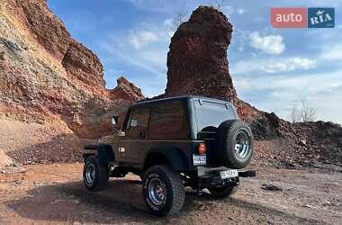 Внедорожник / Кроссовер Jeep Wrangler 1992 в 