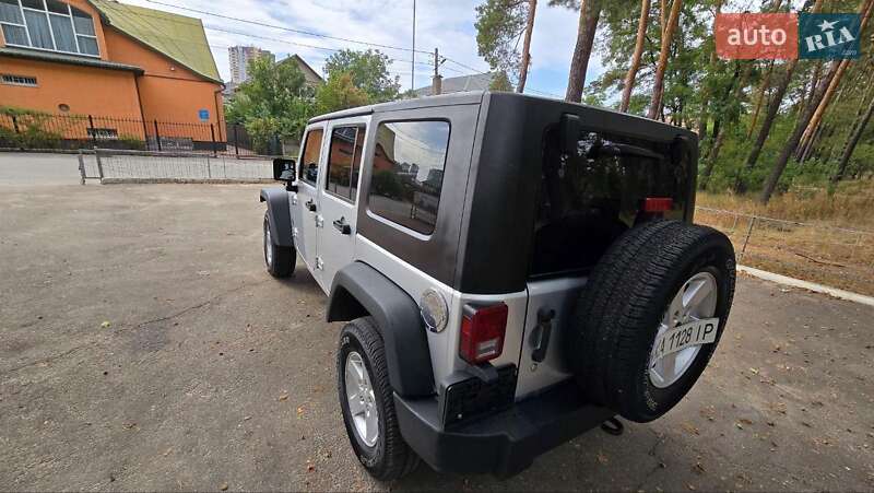 Внедорожник / Кроссовер Jeep Wrangler 2008 в Киеве