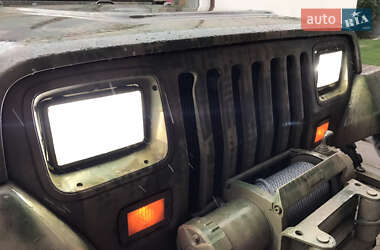 Внедорожник / Кроссовер Jeep Wrangler 1995 в 