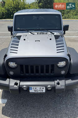 Внедорожник / Кроссовер Jeep Wrangler 2016 в 