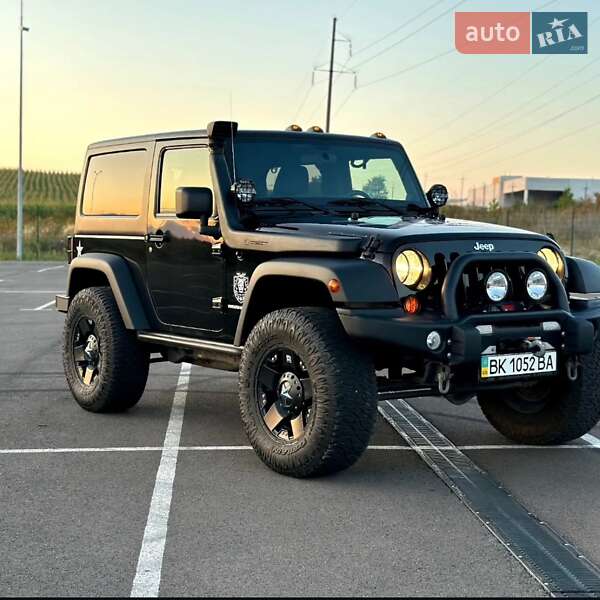 Внедорожник / Кроссовер Jeep Wrangler 2011 в Киеве