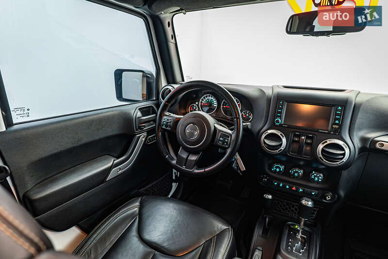 Внедорожник / Кроссовер Jeep Wrangler 2015 в Киеве
