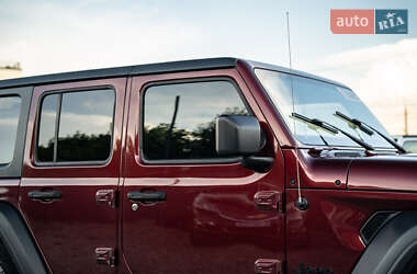 Внедорожник / Кроссовер Jeep Wrangler 2021 в 