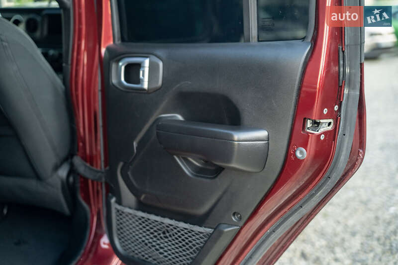 Внедорожник / Кроссовер Jeep Wrangler 2021 в Черновцах