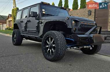 Внедорожник / Кроссовер Jeep Wrangler 2015 в 