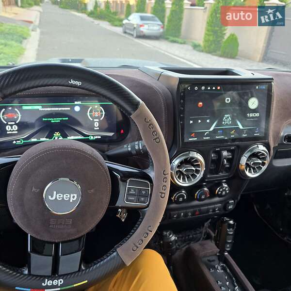 Внедорожник / Кроссовер Jeep Wrangler 2015 в Одессе