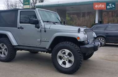 Внедорожник / Кроссовер Jeep Wrangler 2016 в 