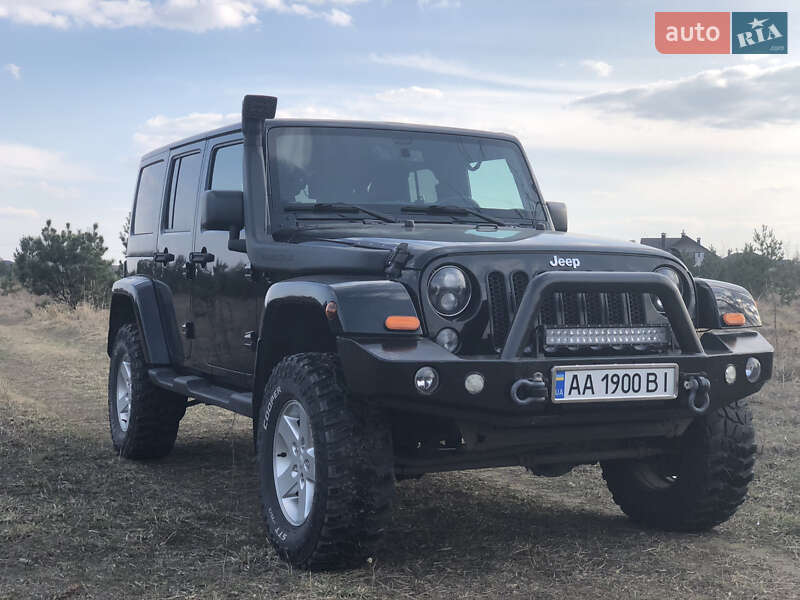 Позашляховик / Кросовер Jeep Wrangler 2015 в Києві