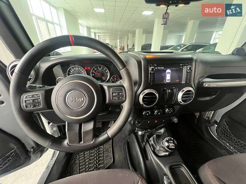 Внедорожник / Кроссовер Jeep Wrangler 2012 в Полтаве