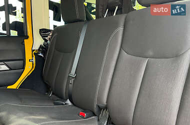Внедорожник / Кроссовер Jeep Wrangler 2015 в 
