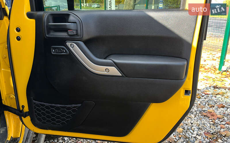 Внедорожник / Кроссовер Jeep Wrangler 2015 в Коломые