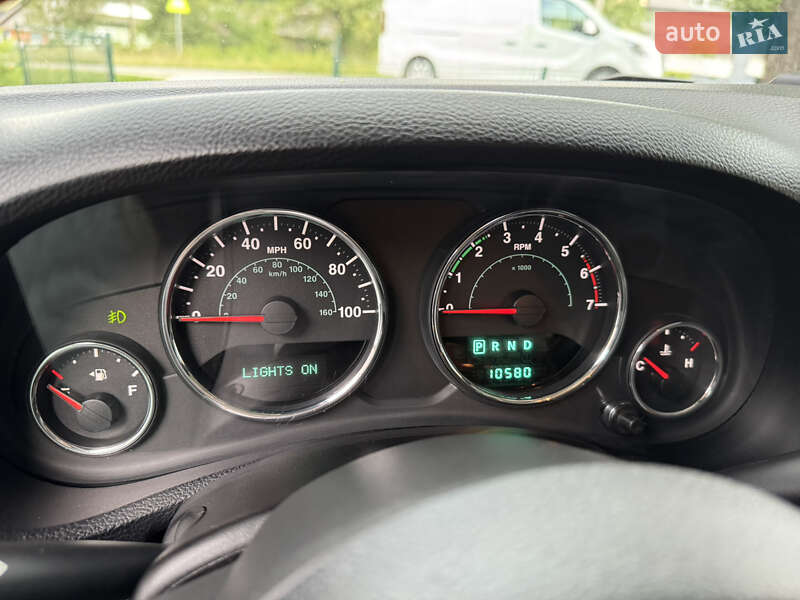 Позашляховик / Кросовер Jeep Wrangler 2011 в Яремчі