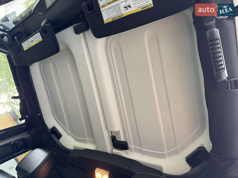 Позашляховик / Кросовер Jeep Wrangler 2011 в Яремчі