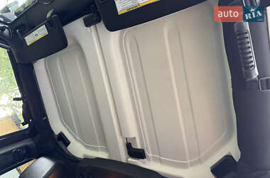 Внедорожник / Кроссовер Jeep Wrangler 2011 в 