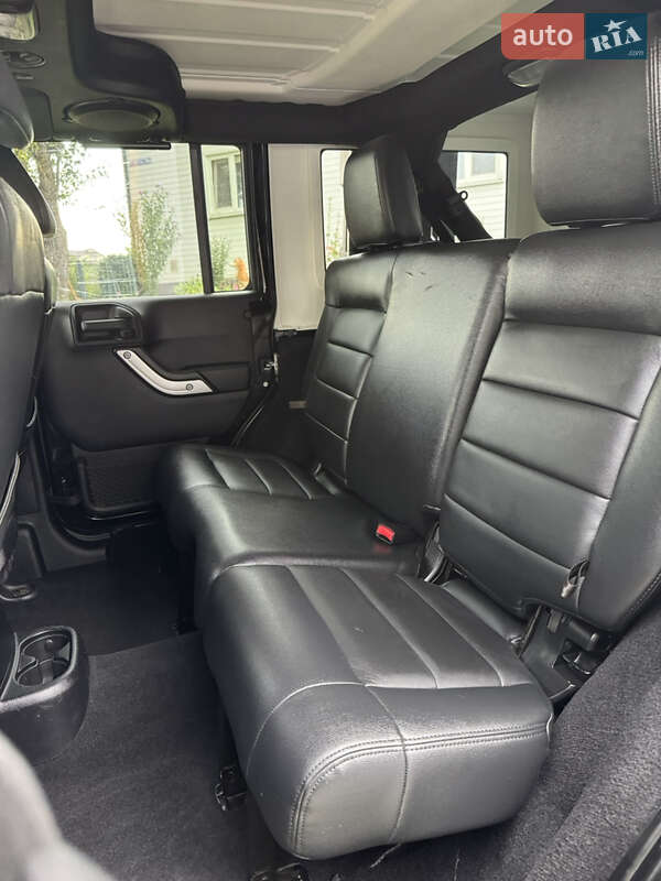 Позашляховик / Кросовер Jeep Wrangler 2011 в Яремчі