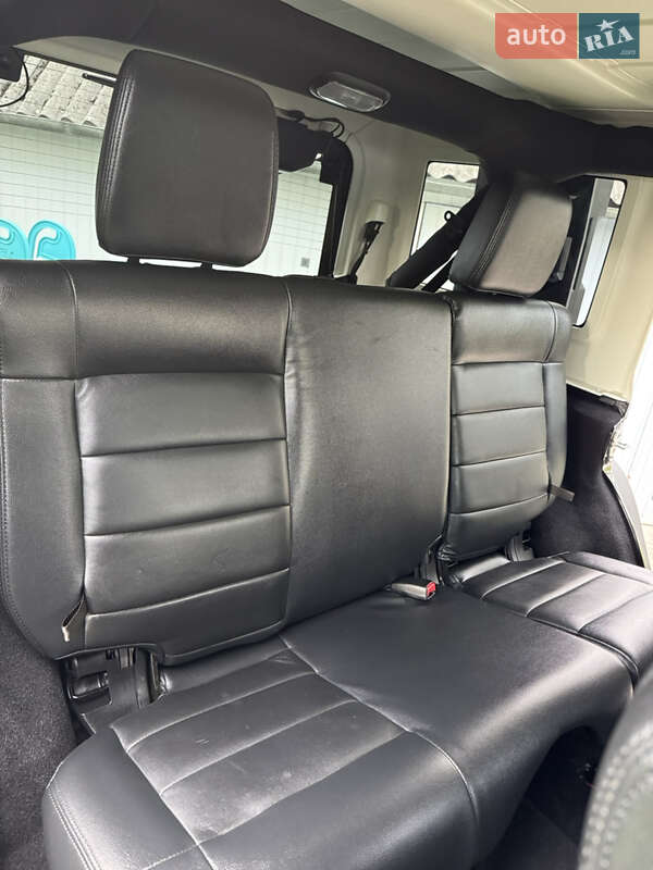 Позашляховик / Кросовер Jeep Wrangler 2011 в Яремчі