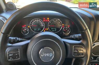 Позашляховик / Кросовер Jeep Wrangler 2012 в  фото 21 Позашляховик / Кросовер Jeep Wrangler 2012 в