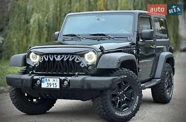 Внедорожник / Кроссовер Jeep Wrangler 2015 в 
