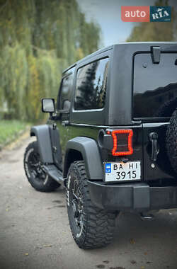 Внедорожник / Кроссовер Jeep Wrangler 2015 в 