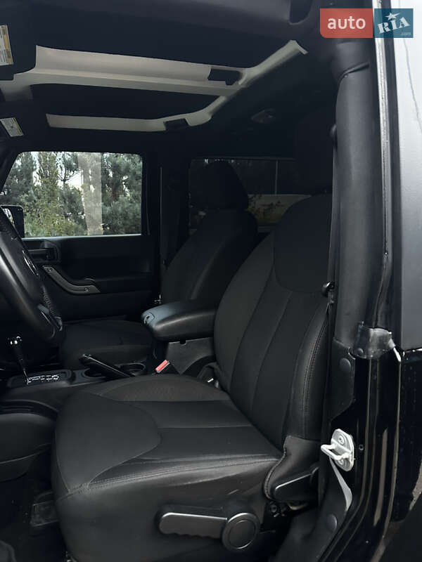 Внедорожник / Кроссовер Jeep Wrangler 2015 в Киеве фото 33 Внедорожник / Кроссовер Jeep Wrangler 2015 в Киеве