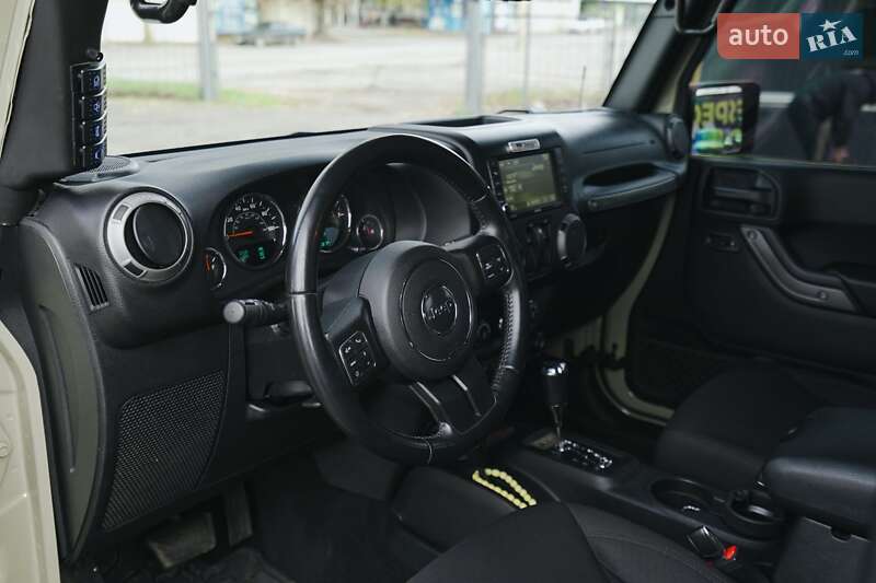 Внедорожник / Кроссовер Jeep Wrangler 2017 в Харькове