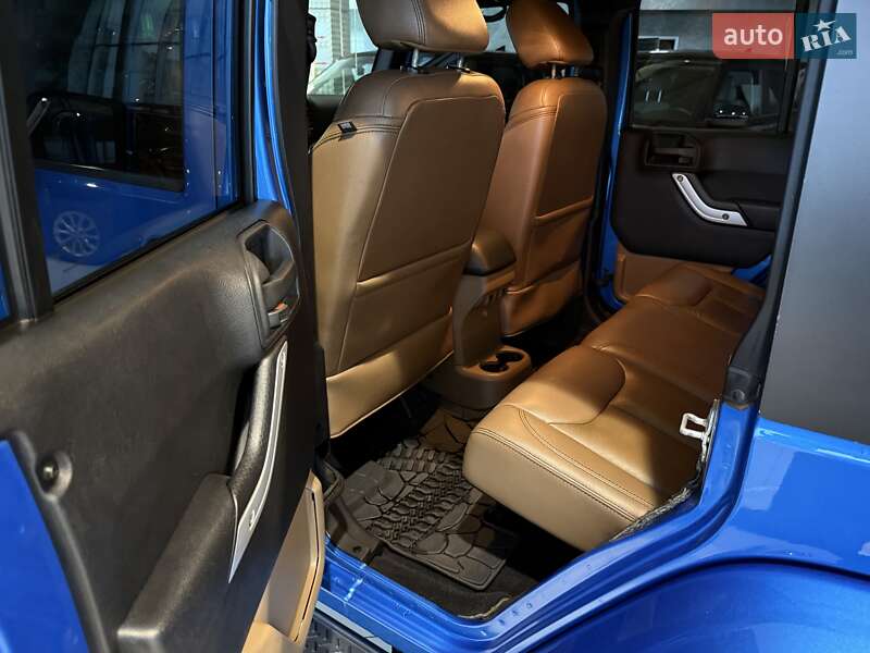 Внедорожник / Кроссовер Jeep Wrangler 2014 в Одессе