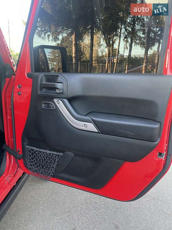 Внедорожник / Кроссовер Jeep Wrangler 2017 в Борисполе фото 18 Внедорожник / Кроссовер Jeep Wrangler 2017 в Борисполе