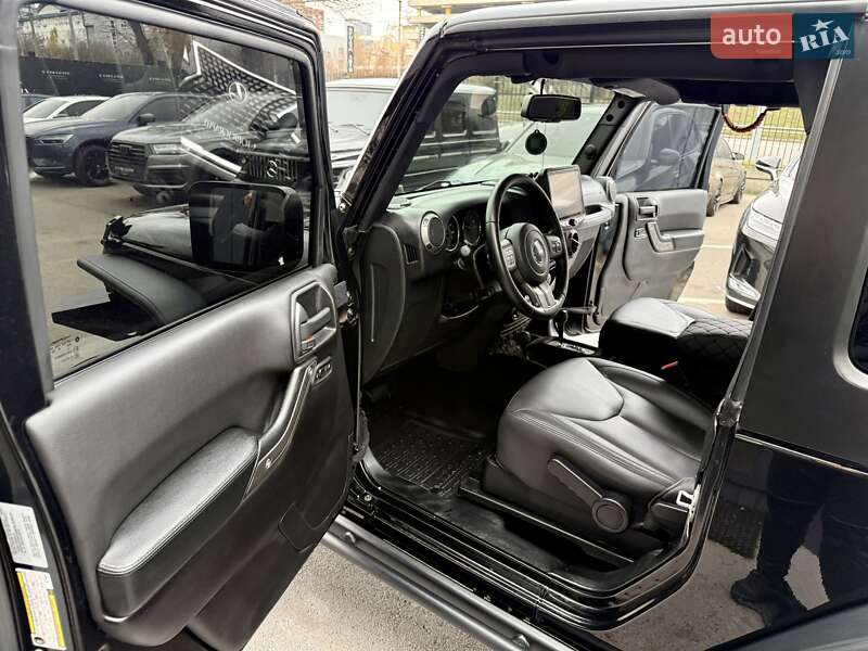 Позашляховик / Кросовер Jeep Wrangler 2016 в Києві фото 29 Позашляховик / Кросовер Jeep Wrangler 2016 в Києві