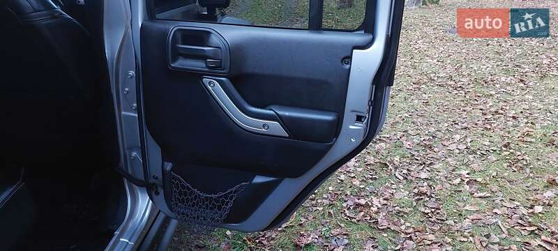 Позашляховик / Кросовер Jeep Wrangler 2015 в Дубні фото 31 Позашляховик / Кросовер Jeep Wrangler 2015 в Дубні